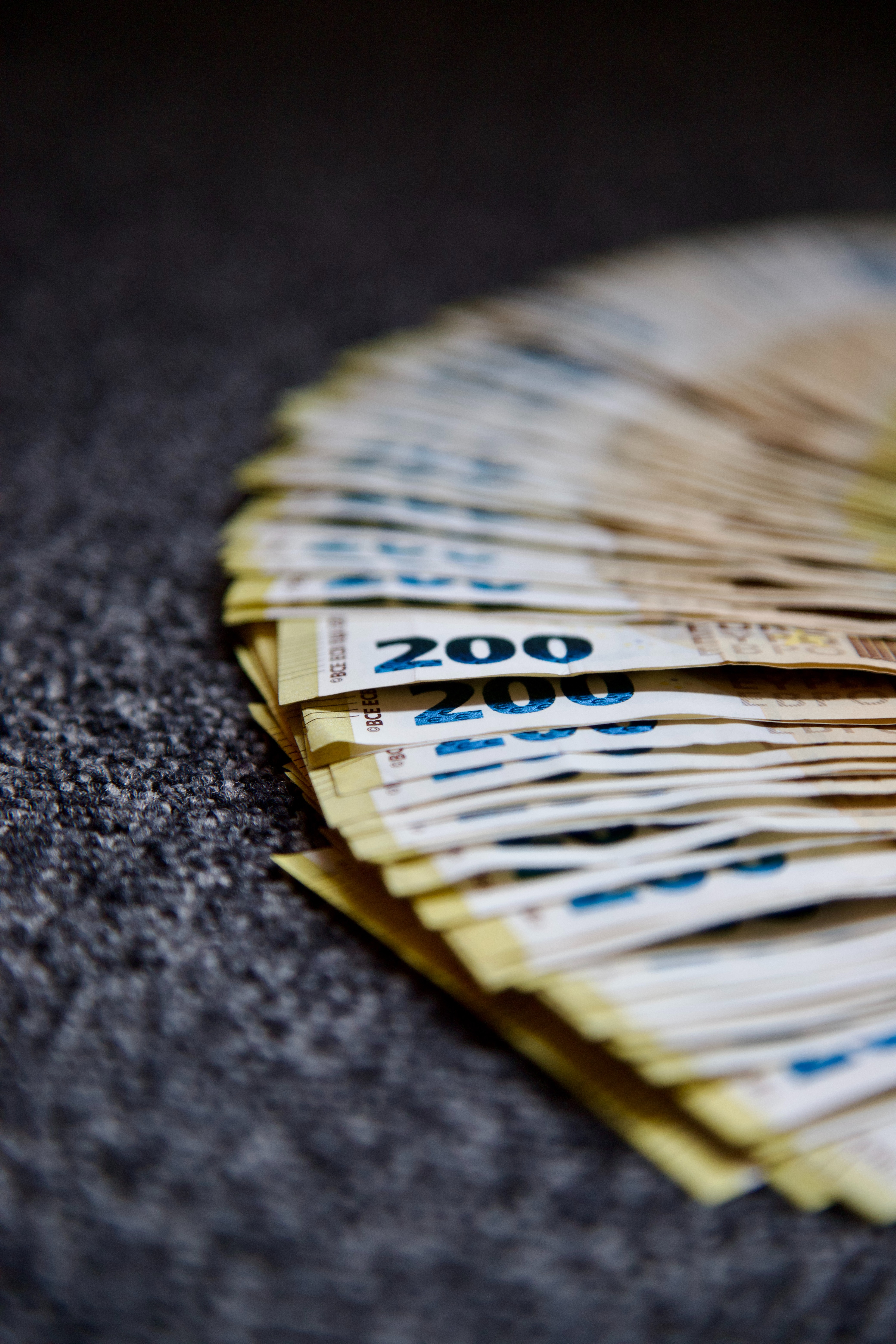 moneyyy investment criteria